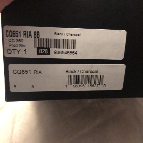 NIB Coach Clip Low Top Sneaker Only Tried On ( Firm Price) - Picture 5 of 5